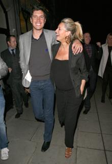 Tess Daly feet photo thumbnail