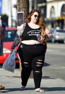 Tess Holliday feet photo 18