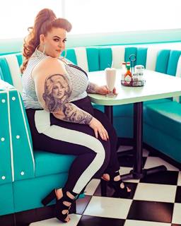 Tess Holliday feet photo 14