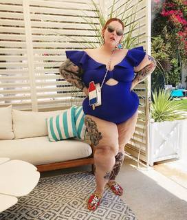 Tess Holliday feet photo 13