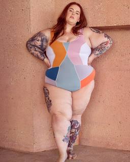 Tess Holliday feet photo 12