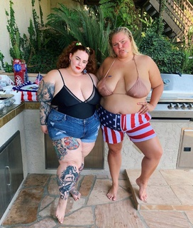 Tess Holliday feet photo 10