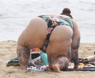 Tess Holliday feet photo 8