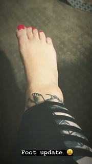 Tess Holliday feet photo 17