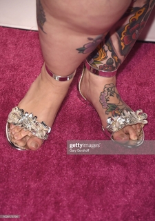 Tess Holliday feet photo 9