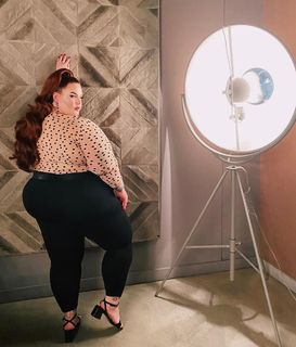 Tess Holliday feet photo 18