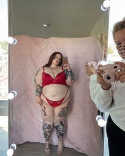 Tess Holliday feet photo 19
