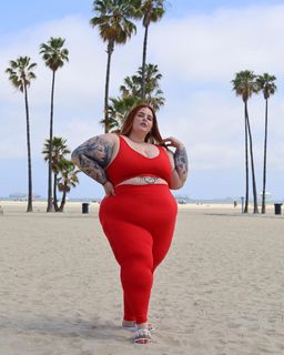 Tess Holliday feet photo 17