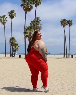 Tess Holliday feet photo 15