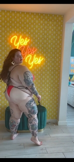 Tess Holliday feet photo 2