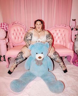 Tess Holliday feet photo 5
