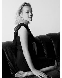 Tess Milne feet photo 1