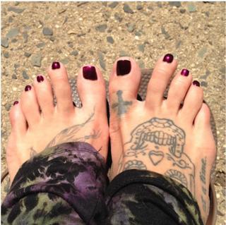 Tess Taylor feet photo 11