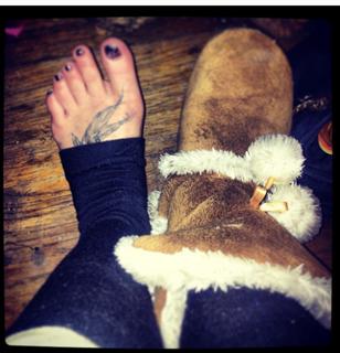 Tess Taylor feet photo 12