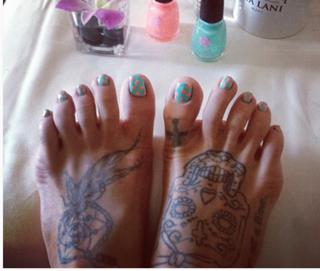 Tess Taylor feet photo 10