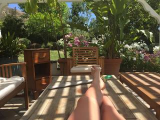 Tess Taylor feet photo 4
