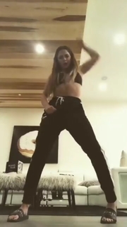 Tessa Brooks feet photo thumbnail