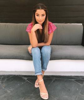 Tessa Brooks feet photo thumbnail