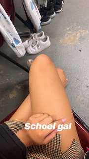 Tessa Brooks feet photo thumbnail