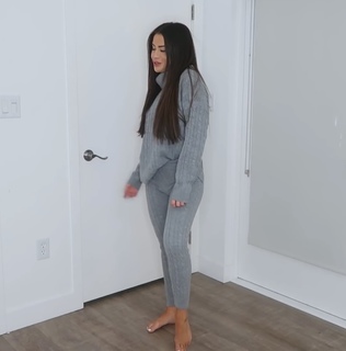 Tessa Brooks feet photo thumbnail