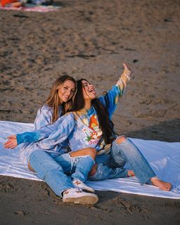 Tessa Brooks feet photo thumbnail