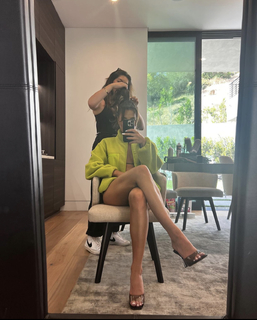 Tessa Brooks feet photo thumbnail