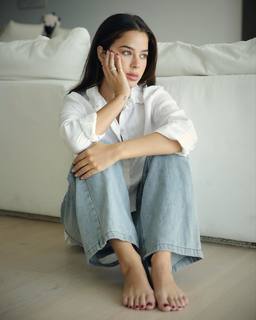 Tessa Brooks feet photo thumbnail