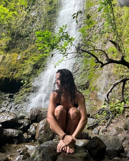 Tessa Brooks feet photo thumbnail