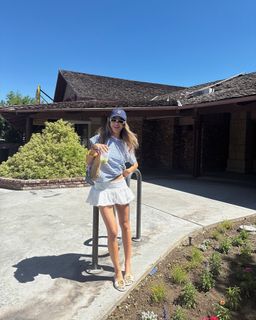 Tessa Brooks feet photo thumbnail