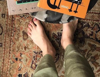 Tessa Ia feet photo 20