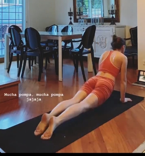 Tessa Ia feet photo 19