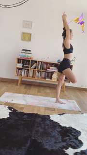 Tessa Ia feet photo 8