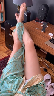 Tessa Ia feet photo 12