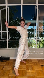Tessa Ia feet photo 4