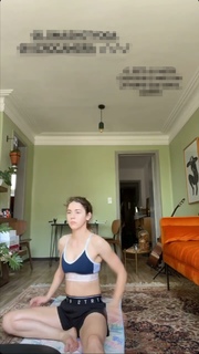 Tessa Ia feet photo 17