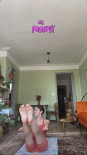 Tessa Ia feet photo 12