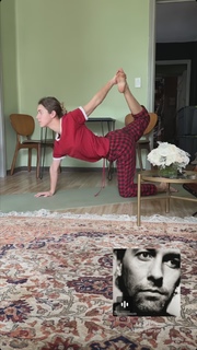 Tessa Ia feet photo 4