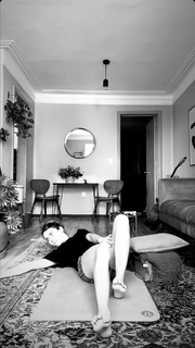 Tessa Ia feet photo 4