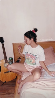 Tessa Ia feet photo 4