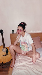 Tessa Ia feet photo 3