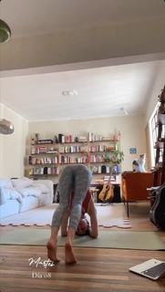 Tessa Ia feet photo 15