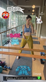 Tessa Ia feet photo 1
