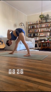 Tessa Ia feet photo 16