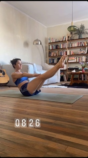 Tessa Ia feet photo 13