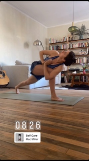 Tessa Ia feet photo 11