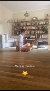 Tessa Ia feet photo 9