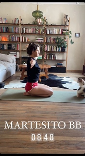 Tessa Ia feet photo 4