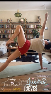 Tessa Ia feet photo 1