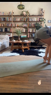 Tessa Ia feet photo 8