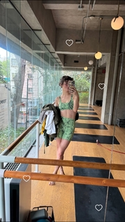 Tessa Ia feet photo 5
